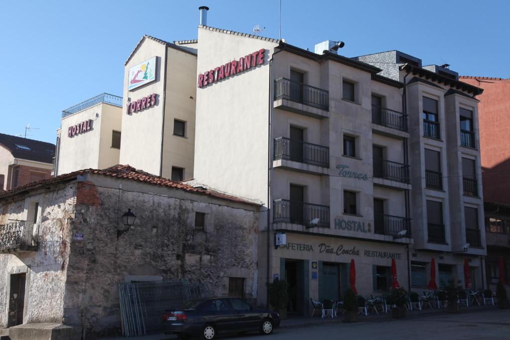 Hostal Torres San Leonardo de Yagüe Eksteriør billede