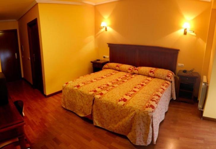 Hostal Torres San Leonardo de Yagüe Værelse billede