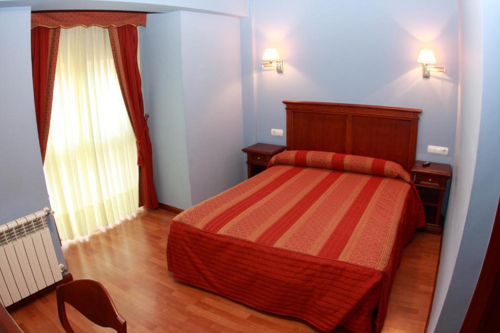 Hostal Torres San Leonardo de Yagüe Værelse billede