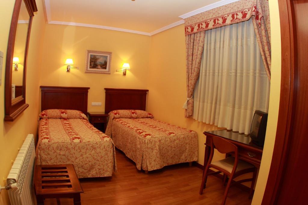 Hostal Torres San Leonardo de Yagüe Værelse billede