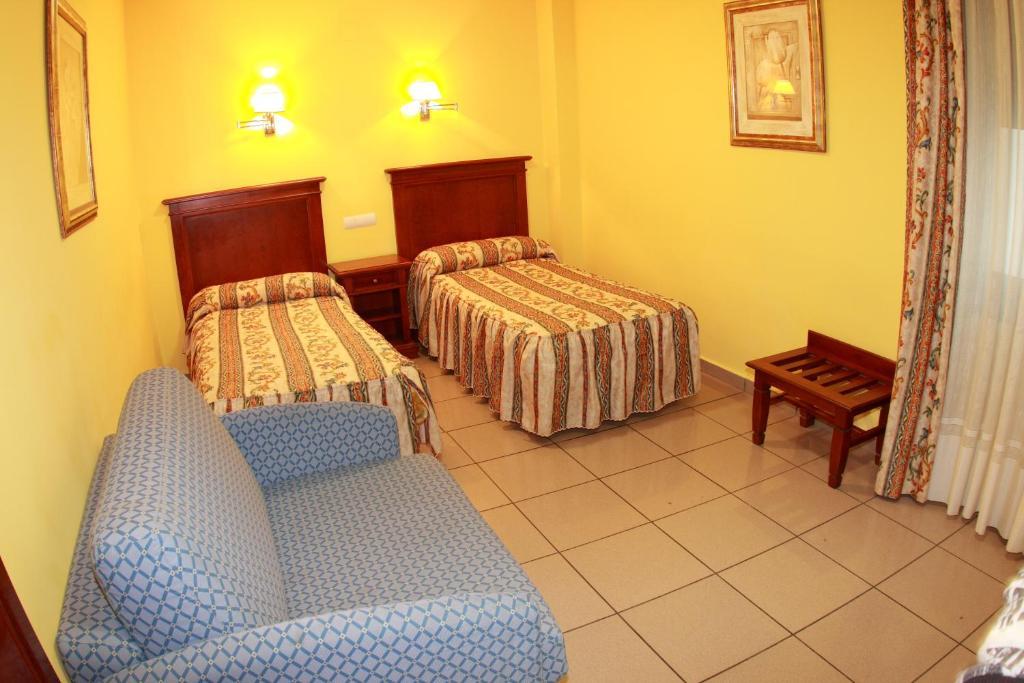 Hostal Torres San Leonardo de Yagüe Værelse billede